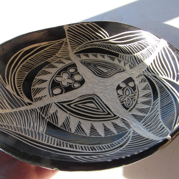 Handmade Black and White Abstract Serving Bowl Sgraffito - Picture 2 of 6